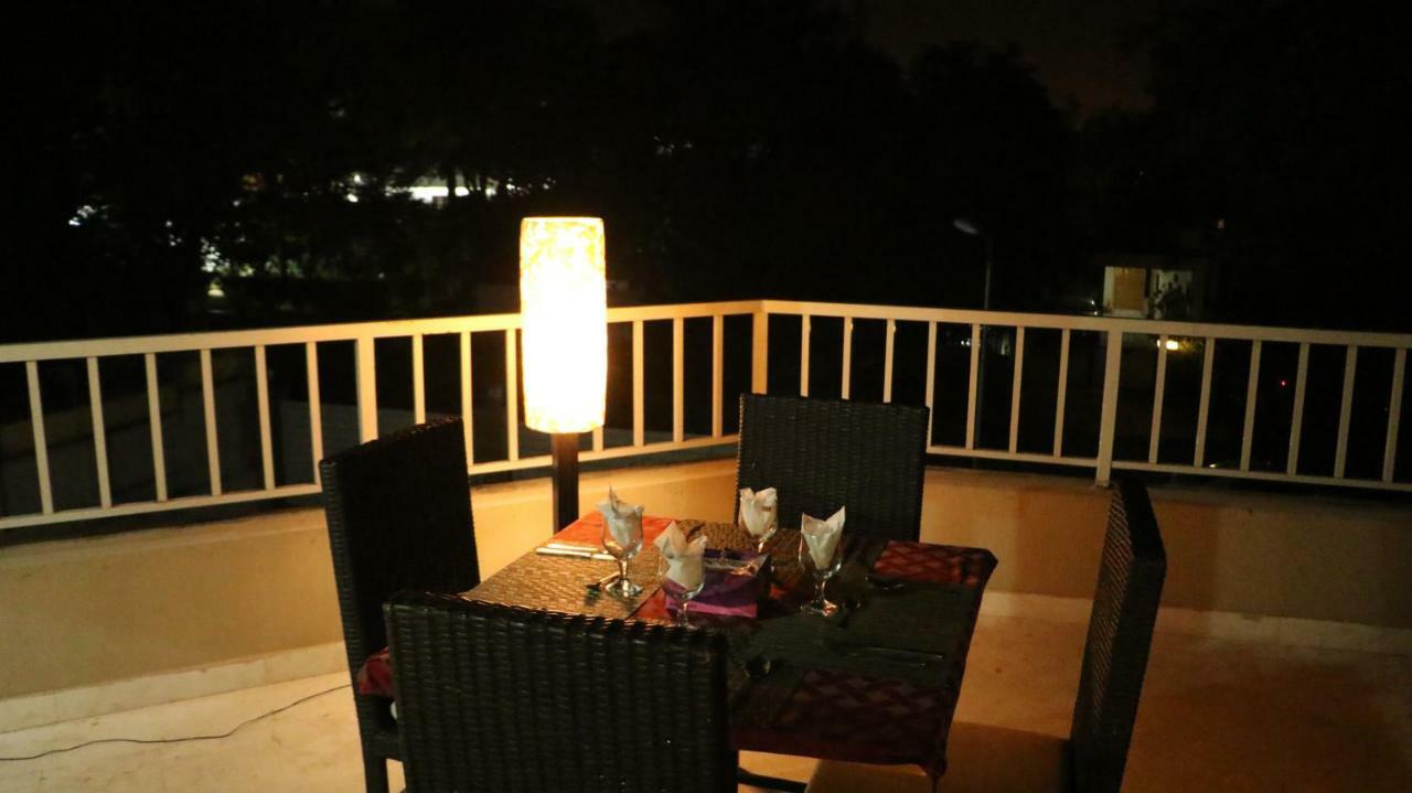 The Royal Manor Bed & Breakfast Islamabad Exterior photo